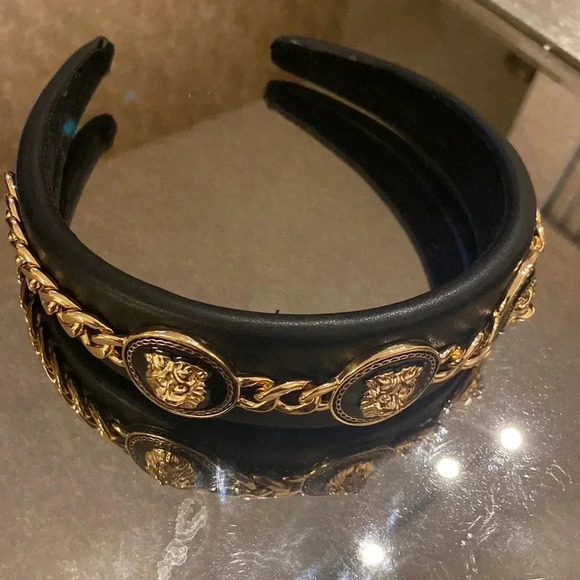 V style hair accessories main image 4